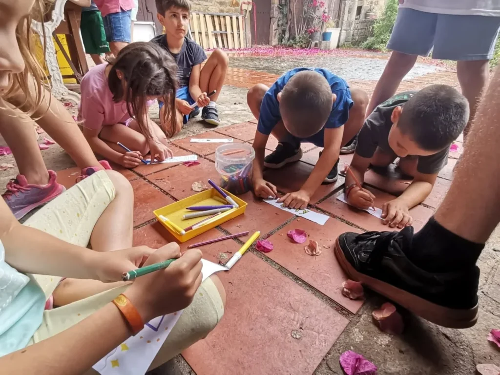 ratio niños monitor campamento